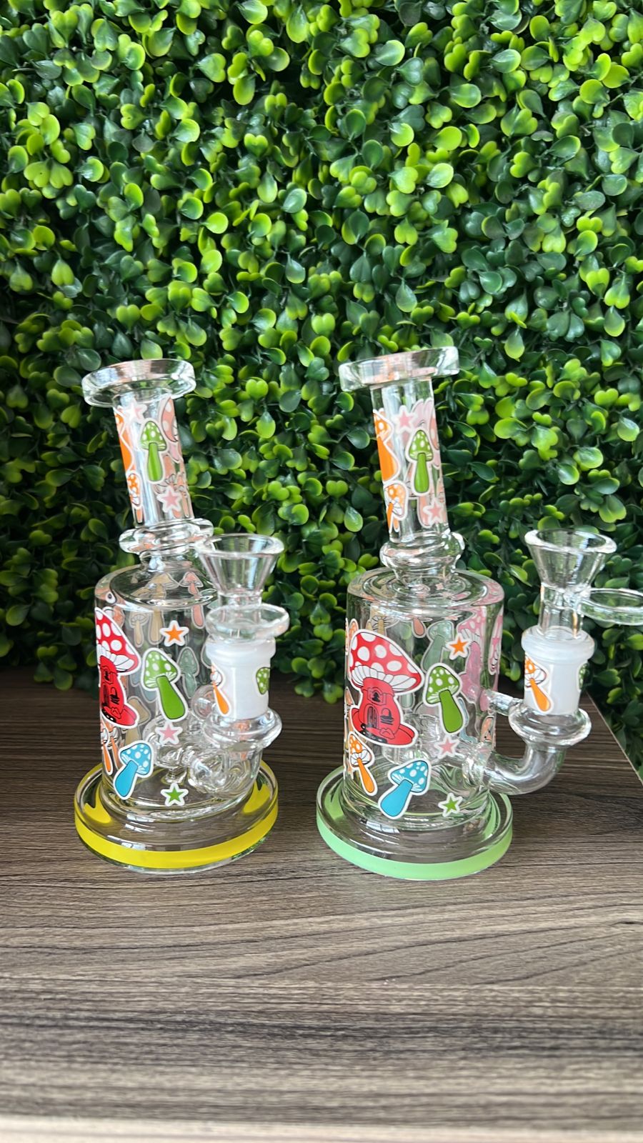6" WATER PIPE WITH MUSHROOM STICKERS 14MM MALE WITH 5MM GLASS