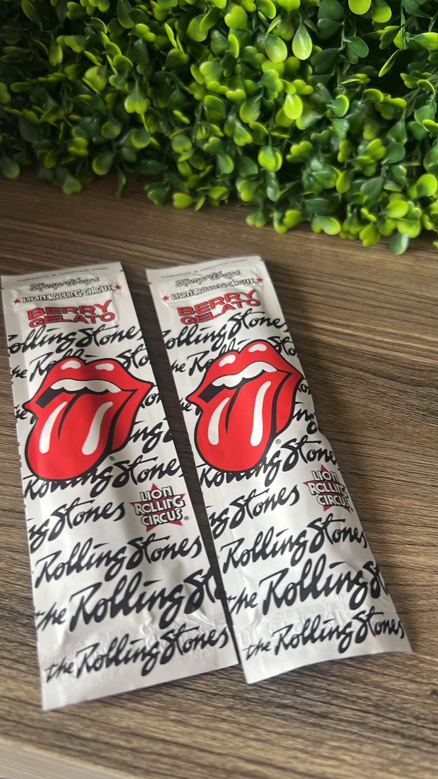 LION ROLLING CIRCUS HEMP WRAP ROLLING STONES BERRY GELATO