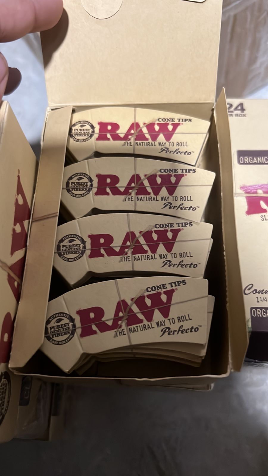 RAW CONE TIPS PERFECTO 24 BOOKLETS/BOX 32 TIPS