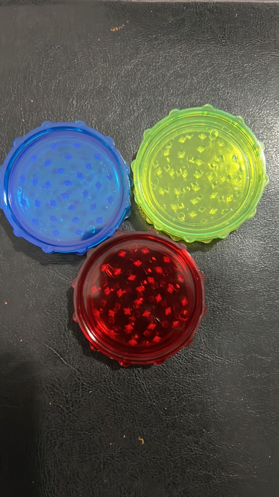 MD" SIZE PLASTIC GRINDER MIX COLOR JT