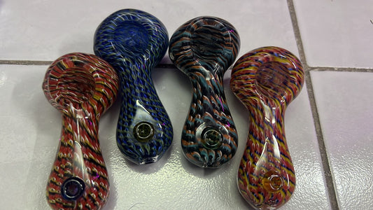 3.5 RASTA LINE HAND PIPE WITH WHITE TWISTING ART