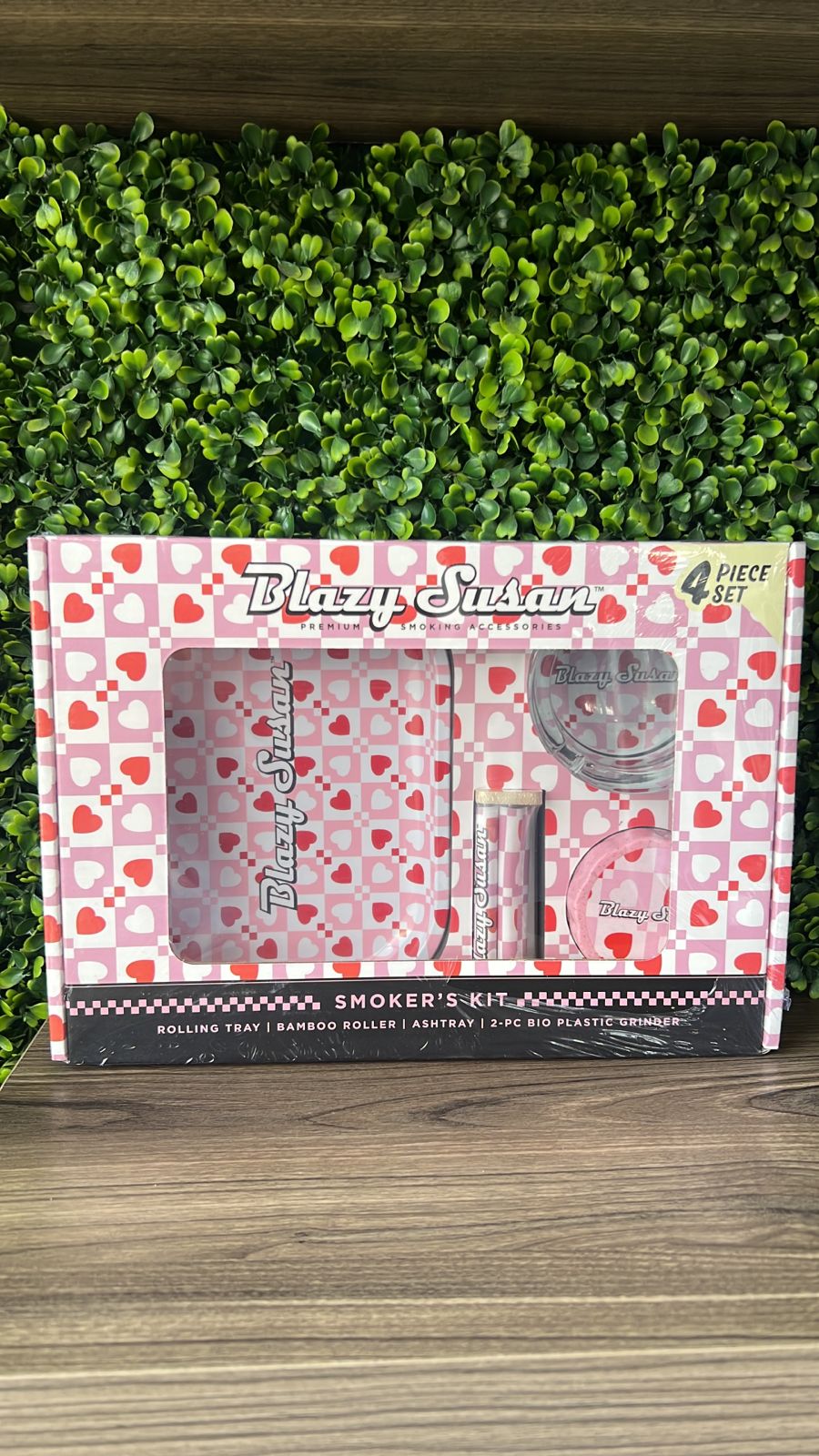 BLAZY SUSAN KIT HEART CHECKERS